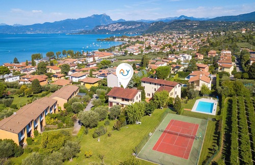 Cisano Villa | Bardolino Garden Pool & Tennis