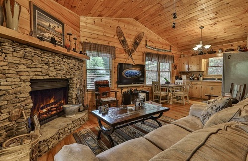 Blue Ridge Cabin | Bare Bear | Cherry Log, Ga