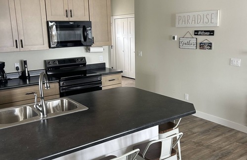 The Lakes Cabin | Bare Feet Retreat nNew, 2nd Floor 3-BR, 2 bath lakefront house on Lake Shetek