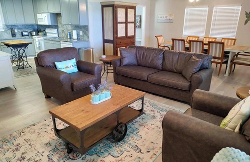 Kingsland House | Bare Feet Retreat Sum