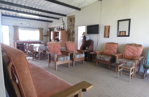 Mgxotyeni House | Bare Foot Cottage