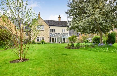 Winchcombe House | Barebones Farm