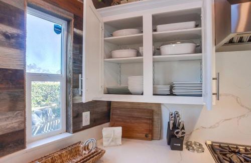 Leucadia House | Barefoot 101 One Block to Beach 2 Bed 1 Bath