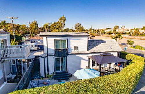 Leucadia House | Barefoot 101 One Block to Beach 2 Bed 1 Bath