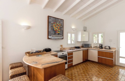 Plum Bay Cottage | Barefoot Beach Bungalow