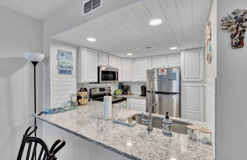 Sneads Ferry Condo | Barefoot Bungalow - Ocean Front Beach Condo