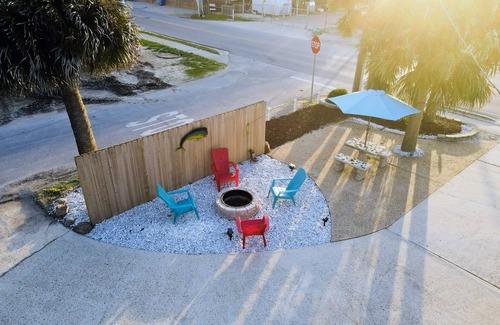 Bid-a-wee Beach House | Barefoot Bungalow- Steps to Private Beach, 5-Star Comfort & Near Top Attractions