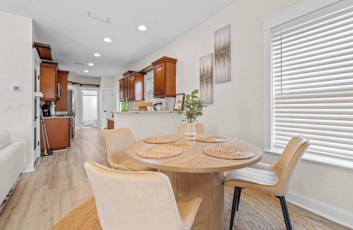 Port Tampa City House | Barefoot Bungalow – For 4