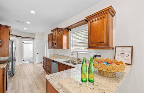 Port Tampa City House | Barefoot Bungalow – For 4