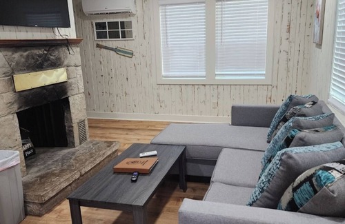 Mountain Home Cabin | Barefoot Bungalow at Fish & Fiddle Family Resort & Extended Stay