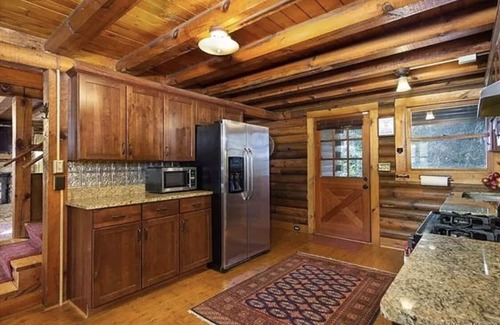 Leicester Cabin | Barefoot Lodge at Dix Creek