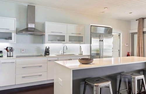 Gibbs Bay Villa | Barefoot Luxury At Its Best - A 2 Bedroom Beach Rental With Stunning Sea Views
