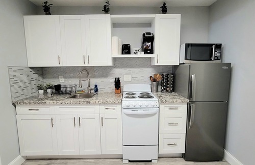 East Ocean Ave Hotel | Barefoot Mailman Inn & Suites