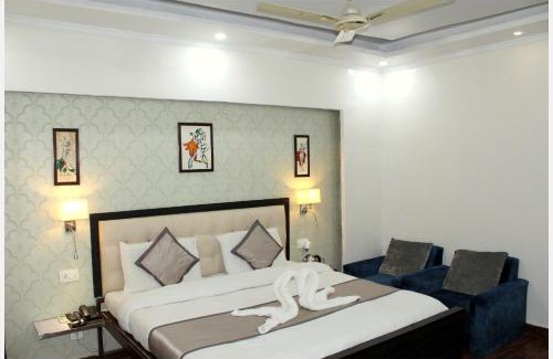 Bareilly Hotel | BAREILLY HOTEL KRISHNA RESIDENCY# Near Vaishno Devi Temple - A Premium Hotel In Bareilly