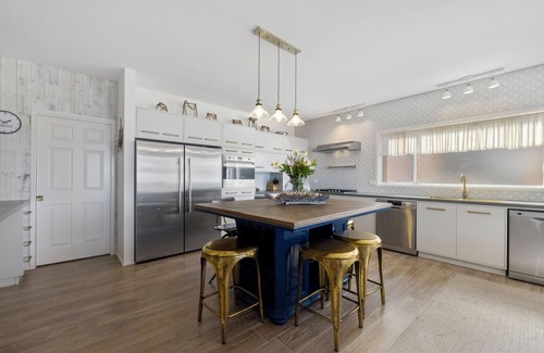 Safety Beach House | Barellen Beach House - Luxury Beachfront Oceanview