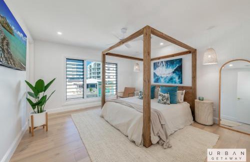 Bargara House | Bargara Coastal Luxe Aircon, Outside Pet, Sleeps 8
