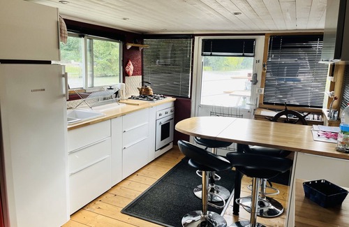 Mas-Saintes-Puelles Boat Rental | Barge docked on the Canal du Midi