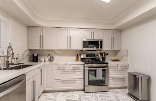 Los Angeles House | Barham Boutique Townhouse