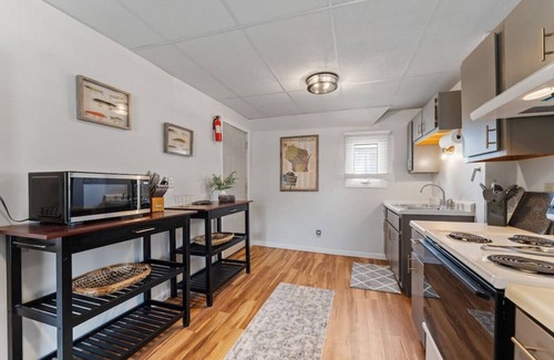 East End Apartment | Barker's Urban Oasis