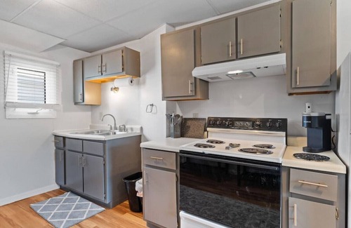 East End Apartment | Barker's Urban Oasis