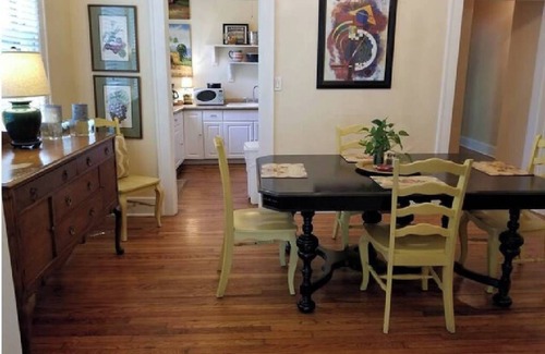East of Broadway Cottage | Barkley-Hayward Cottage