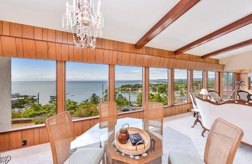 Fairfield Villa | Barkley Manor Executive