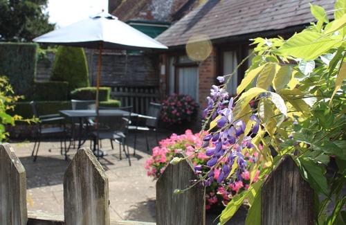 West Marden Cottage | BARLEY COTTAGE -ideal for families