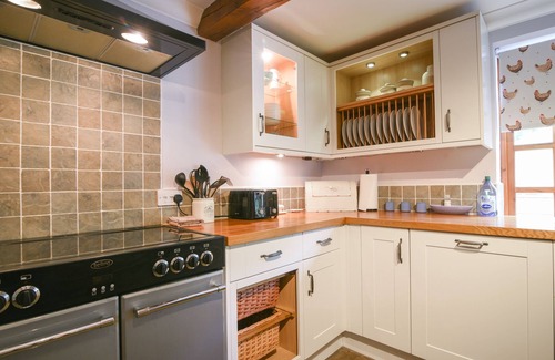 Smallridge House | BARLEY COTTAGE, pet friendly, character holiday cottage in Axminster