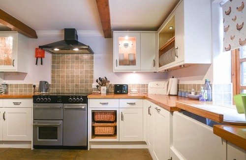Smallridge House | BARLEY COTTAGE, pet friendly, character holiday cottage in Axminster