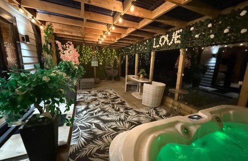 Cronberry House | Barlosh kiloch Tpod Lodge, Ayrshire, elec jacuzzi, bbq, Firepit, indooroutdoor terrace with outdoor sofa, egg chair,dinning country views,etc very spacious inside and out