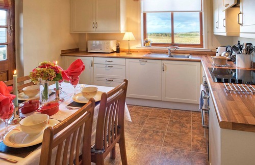 Berwick-upon-Tweed Cottage | BARMOOR RIDGE, pet friendly, character holiday cottage in Lowick