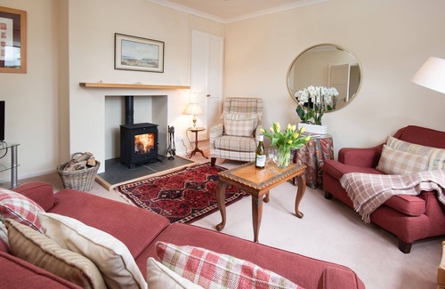 Berwick-upon-Tweed Cottage | BARMOOR RIDGE, pet friendly, character holiday cottage in Lowick