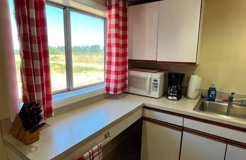 West Stayton Apartment | Barn Apartment on Historic Farm