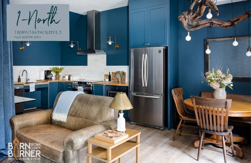 Nashville Apartment | Barn Burner: Luxe Space for 29 ppl in Downtown Nashville, IN