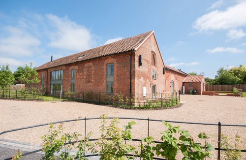 Little Snoring House | Barn Conversion With Luxury Comfort And Beautiful Peaceful Location