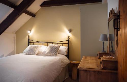 Haverfordwest House | Barn Cottage - Family-Friendly Cottage with Heated Indoor Pool
