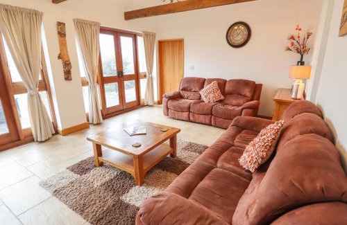 Alford House | Barn Cottage