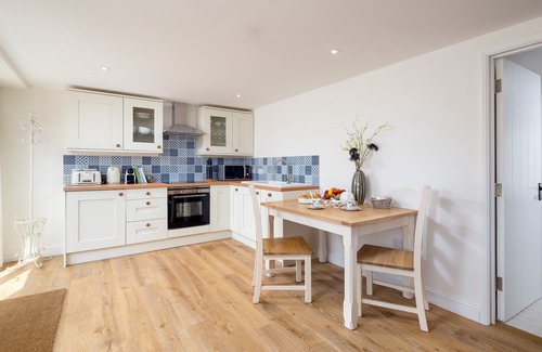 Chipping Sodbury House | Barn End at Woodcock Farm - cosy and stylish flat on a farm near Bath