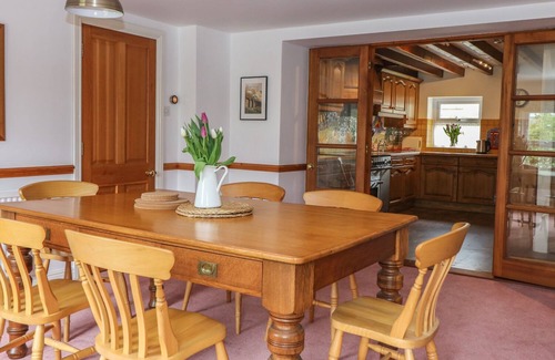 Thornton Rust Cottage | BARN HOUSE, family friendly, with open fire in Thornton Rust