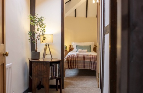 Darlington Cottage | BARN HOUSE MEWS, family friendly, with a garden in Gainford