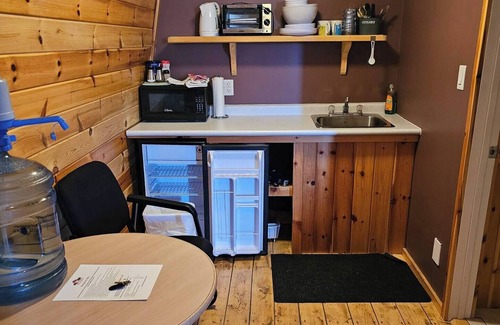 Division No. 16 House | Barn In The Bush - Room 5, King, queen & futon