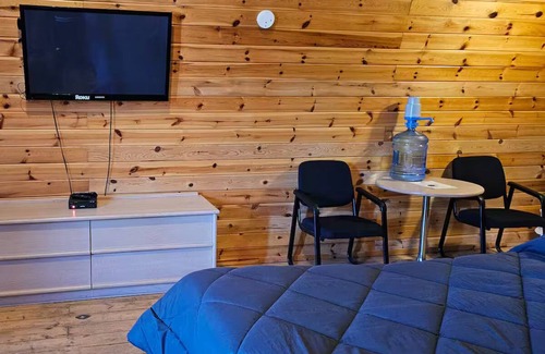 Division No. 16 House | Barn In The Bush - Room 6, King, queen & futon