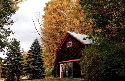 Northfield House | Barn Off the beaten path yet close to everything.