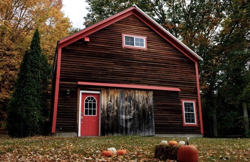 Northfield House | Barn Off the beaten path yet close to everything.
