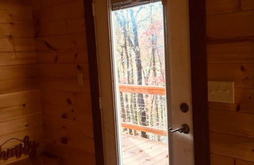 Guild Cabin | BARN OWL INN · NO SUNDAY CHECK INS , HOTTUB- TREEHOUSE