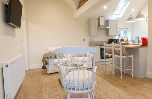Kedleston Cottage | BARN OWL, romantic, with a garden in Brailsford