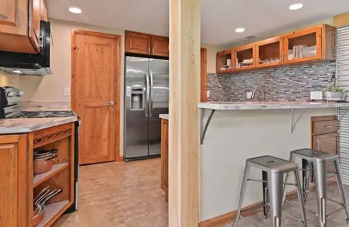 St. Cloud House | Barn Retreat with Hot Tub Centrally-located yet Secluded