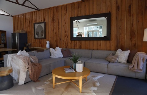 Somerville House | Barn Stay Hideaway "The Barn"