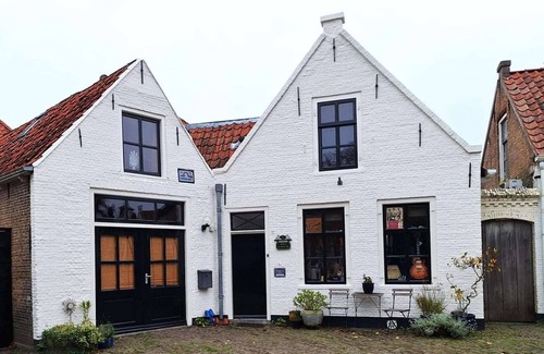 Noordgouwe House | Barn Stay with Soul in Noordgouwe
