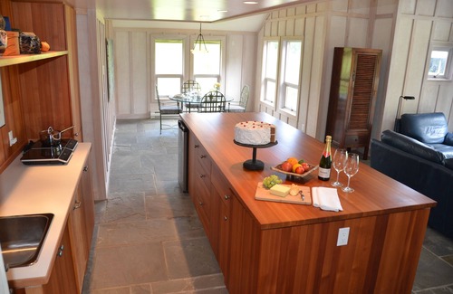 Hornby Island House | Barn Suite At Little Tribune Bay, Hornby Island